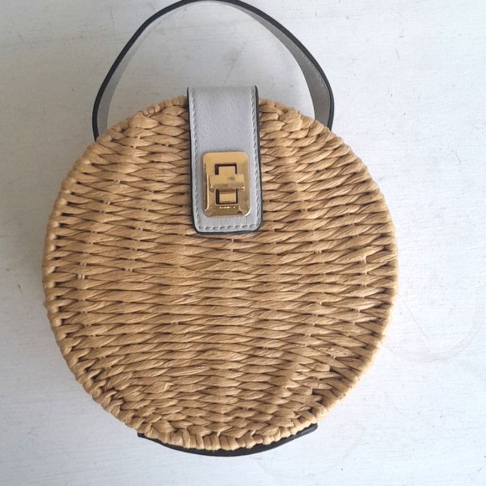 Chic Woven Beige Mini Bag with Gray Accent